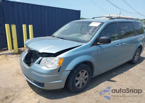 2008 Chrysler Town & Country Touring z USA, uszkodzony, nr VIN 2A8HR54PX8R128527